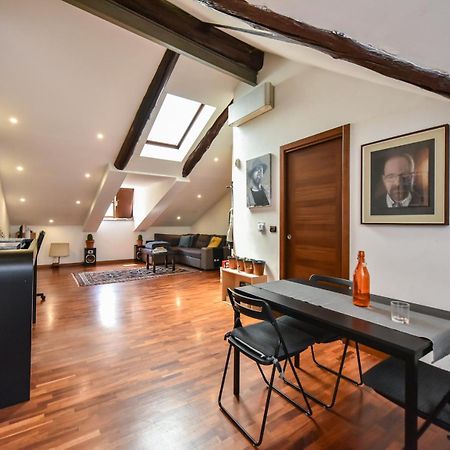 Modern Apartment Piazza Statuto Porta Susa Fs Turin Bagian luar foto