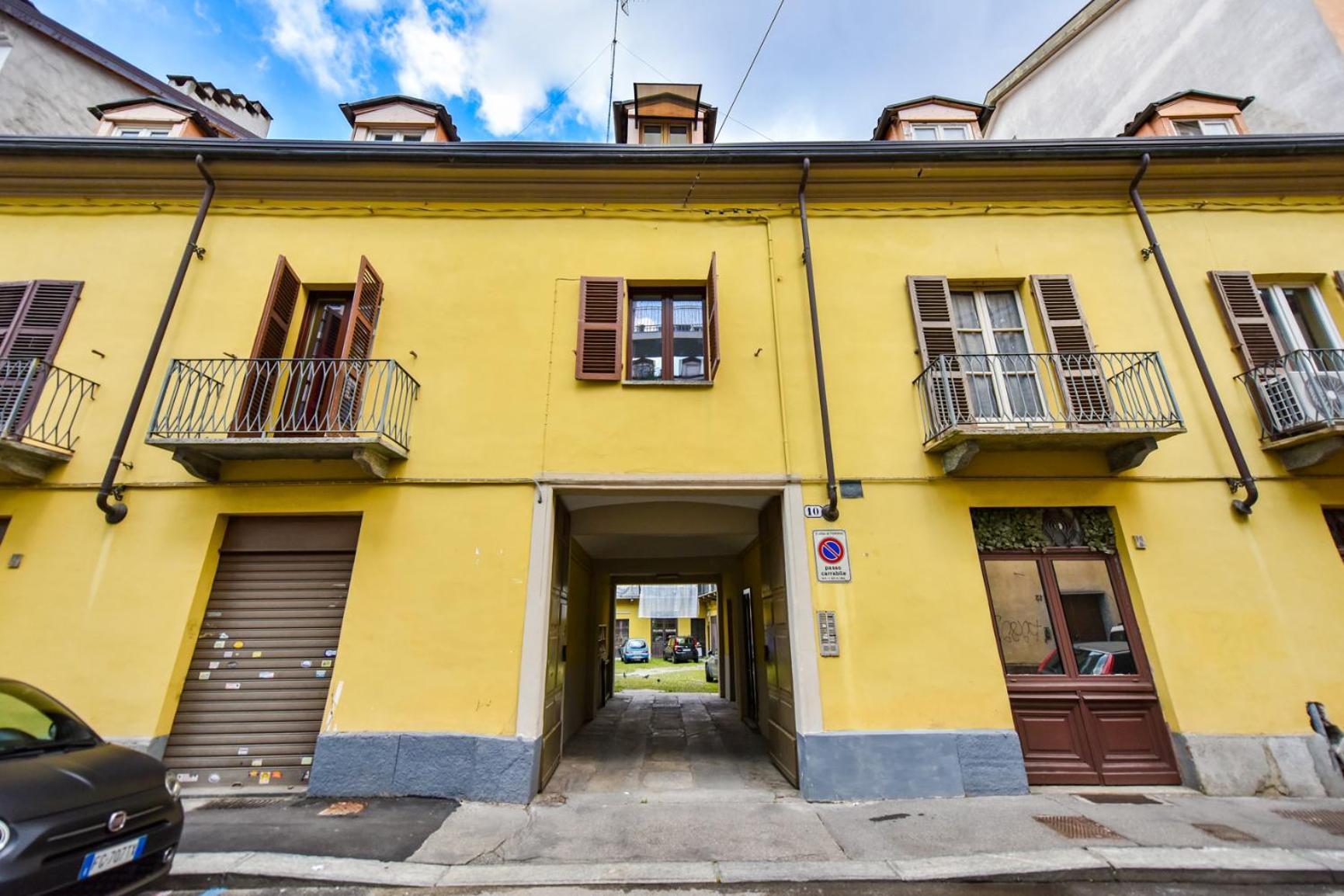 Modern Apartment Piazza Statuto Porta Susa Fs Turin Bagian luar foto