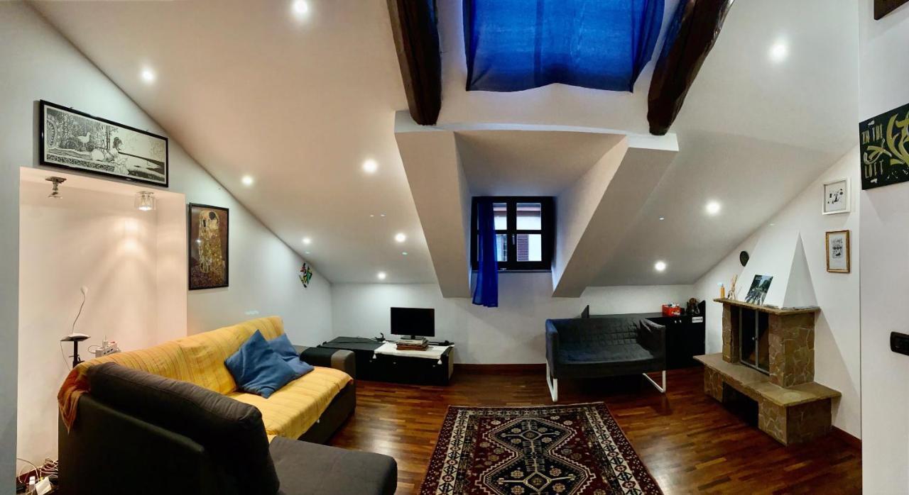 Modern Apartment Piazza Statuto Porta Susa Fs Turin Bagian luar foto